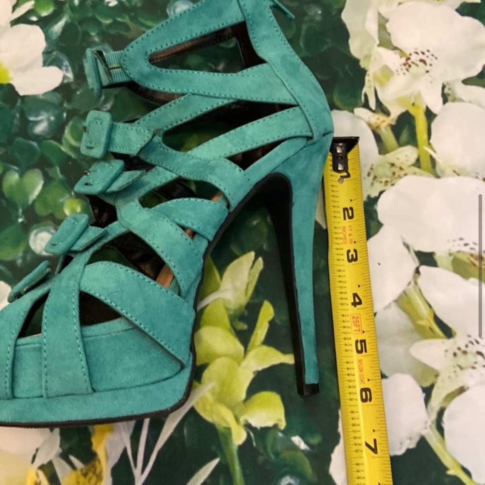 Just Fab/Rock and republic shoes. Three sets - size 8 medium - Picture 14 of 16
